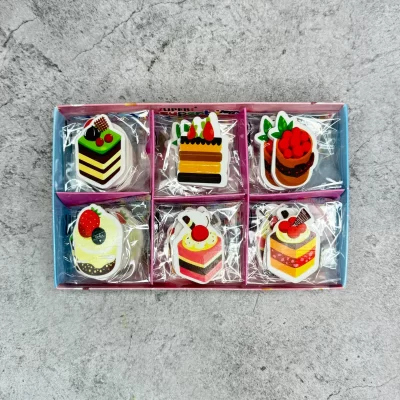Goma con forma de torta  30 pcs