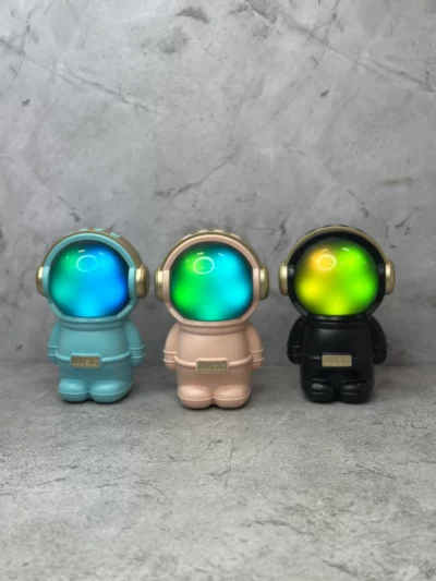 Parlante astronauta pequeño X-808 - Image 6