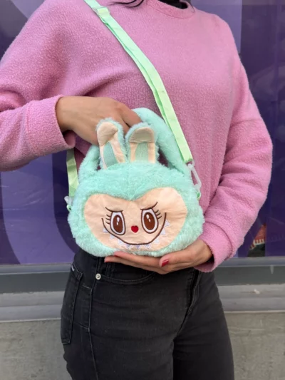 Cartera labubu con peluche